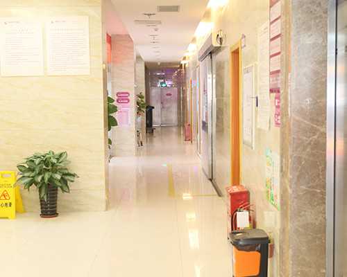 怀孕正常出血是什么症状-孕期出血是什么颜色*无卵供卵试管